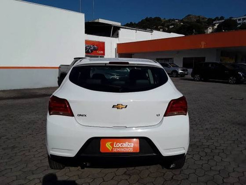 Imagem 2 de 9 de Chevrolet Onix 1.0 Mpfi Lt 8v Flex 4p Manual