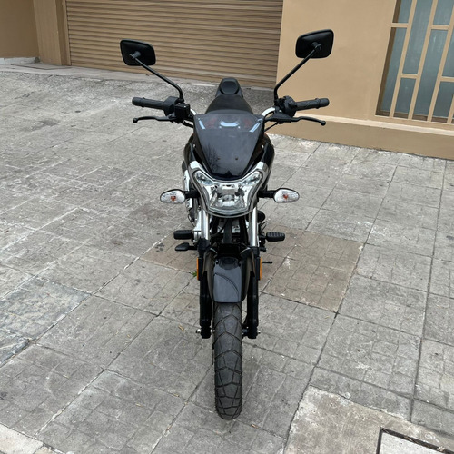 Bajaj V15