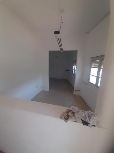 Inversión Inteligente Casa Con Patio, Cochera Y Posibilidad Comercial