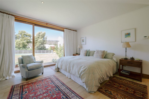 Excelente Casa Con Inmejorable Ubicación En Marbella