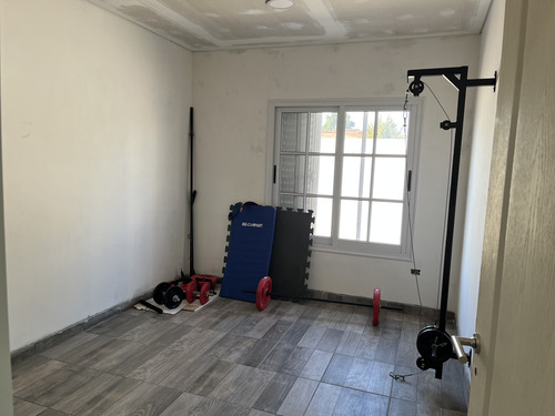 Vendo Casa Con 4 Habitaciones En Herrera, Entre Ríos.