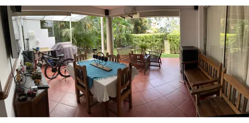 Rhbr-11857 Casa De 2 Niveles ( Poblado, Sector San Lucas)