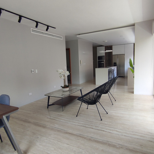 Apartamento En Alquiler - Urb. La Castellana
