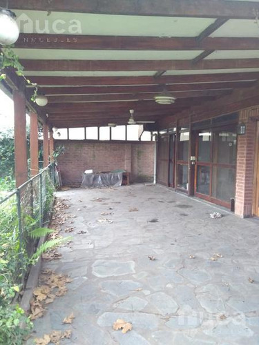 Excelente Propiedad Con Jardín Y Salida A Tres Calles Ideal Oficinas! | Dardo Rocha Al 2100