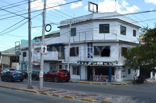 Casa Con Locales En Avenida Río Nazas