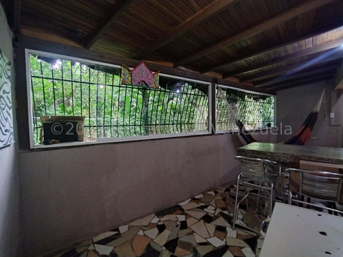 Casa En Venta En El Limon Maracay Aragua 24-15568 Irrr