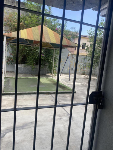 Venta De Edificio Comercial De Una Planta En Colonia Maria Luisa A Una Cuadra Del Conchita