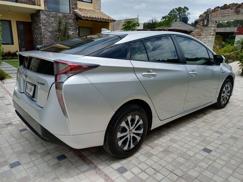 Imagen 5 de 12 de Toyota Prius 2016 Base 1.8