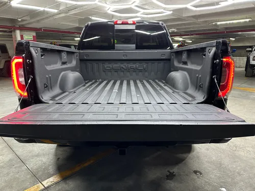 GMC Sierra 6.2 Denali Dvd At
