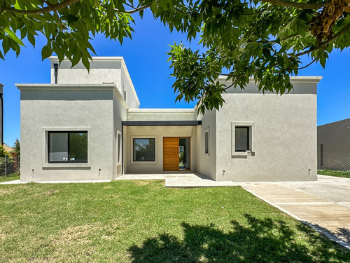 Casa Venta Barrio Puerto El Cantón Escobar 