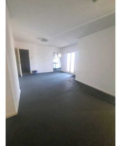 Departamento Céntrico De 3 Dormitorios Con Cochera