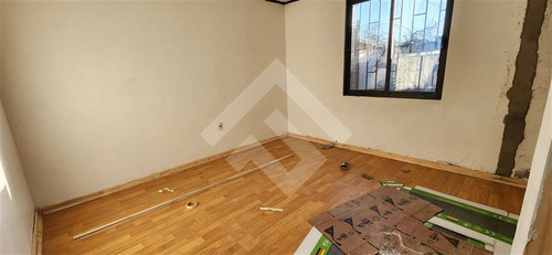 Casa En Venta De 4 Dorm. En Macul