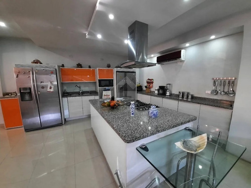 Imagen 3 de 15 de Venta De Townhouse En Colinas De Guataparo, Urb Los Aleros - Valencia (glth-137)