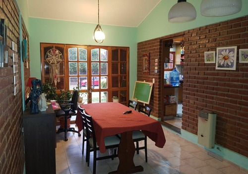 Imagen 3 de 17 de Venta De Hermosa Casa De 3 Dormitorios C/cochera, Pileta Y Quincho En Cosquín