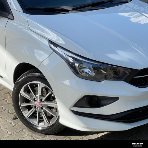 Imagem 3 de 8 de Fiat Cronos 1.8 4p Flex Drive Automático