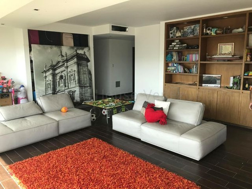 Imagen 5 de 15 de Casa En Venta En Cumbres De Curumo 21-6969 Carolina Fermoso 0424-2083128