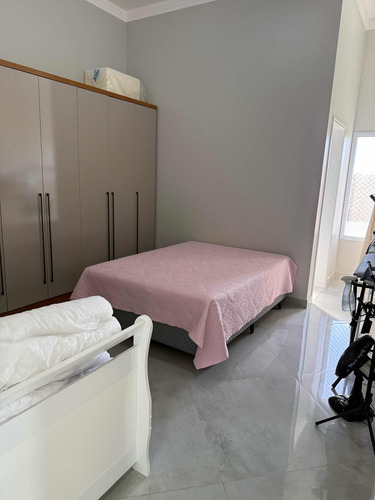 Casa Em Condomínio Com 3 Suítes