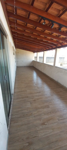 Casa 150m, 2 Quartos, 2 Banheiros, Cozinha, Lavanderia, Sala, Varanda, Terraço, 5+ Vagas