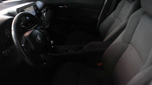 Imagen 10 de 15 de Toyota C-hr 2019 4p Cvt L4/2.0 Aut