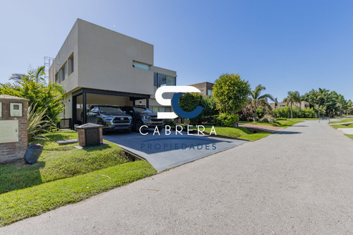 Casa Altos De Hudson 1- Con Piscina Climatizada-impecable/moderna/ Una Oportunidad Única!!