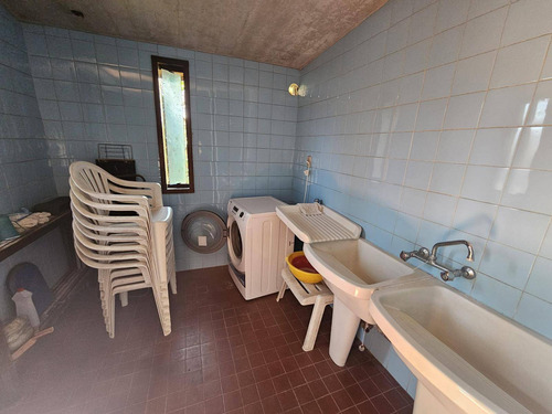 Sofisticada Casa En Venta En El Pinar Con Gran Parque Y Piscina.!!!!!