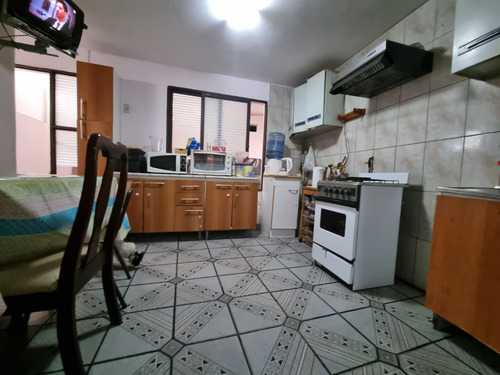 Se Vende Casa De 2 Pisos En Sector Centro Sur, Calle Díaz Ga