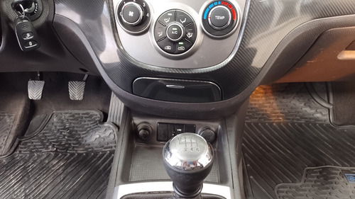 Imagen 13 de 15 de Hyundai Santa Fe Gls 7asientos 4x2 Mt -tute Cars- Gloria