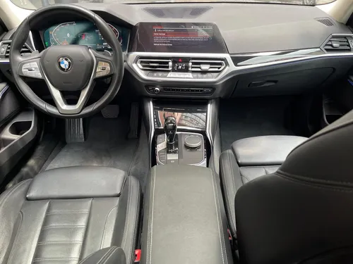 BMW Serie 3 2.0 330ia Luxury Line At