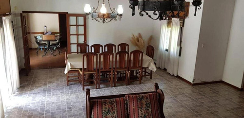 Casa En Venta - 3 Dormitorios 3 Baños - 1.251mts2 - Chivilcoy