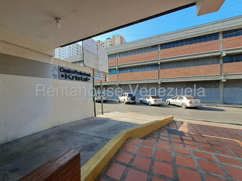 Bella Oficina En Venta Amoblada Zona Centro Calle Rivas Maracay 25-17456 Hc