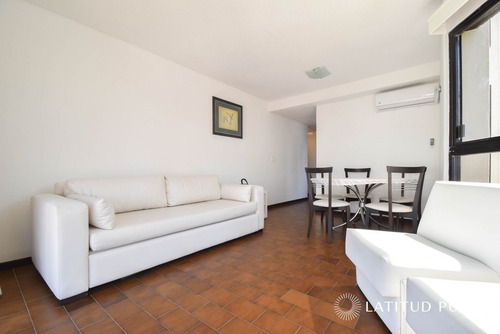 Apartamento En Brava- Ref: 21
