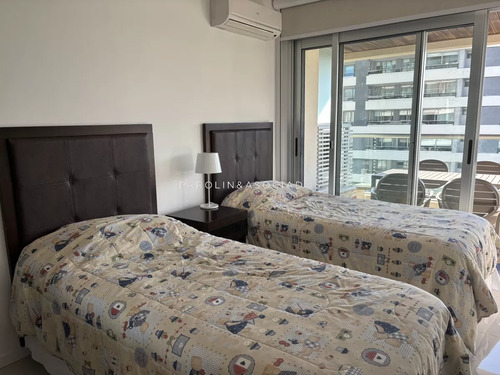 Apartamento En Venta En Icon Tower, Punta Del Este.