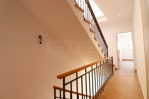Triplex De 5 Ambientes A Estrenar Venta Olivos
