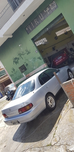 Toyota Camry Prata