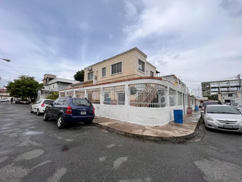 Casa En Venta Urbanizacion Bermudez Maracay, Seguridad, Vigilancia 24hrs, Lista Para Negociar! Rah 24-28808