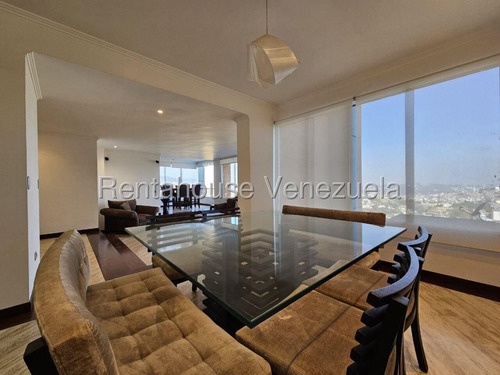 Estupendo Y Amplio Apartamento En Alquiler Con Inmejorable Ubicación La Tahona