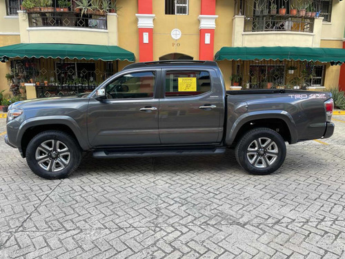 Imagen 4 de 15 de Toyota Tacoma Limited 4*2 Americana