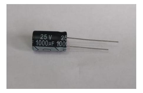 10 Peças Capacitor Eletrolítico 1000uf 25v 1000 X 25 105ºc