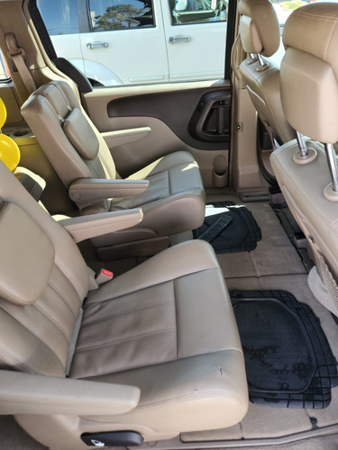 Chrysler Town & Country 3.6 Limited Mt