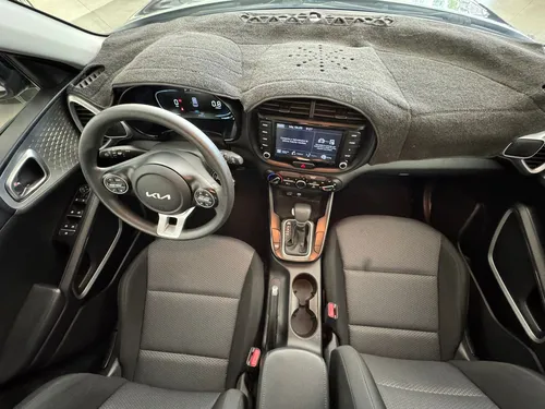 Kia Soul 5p LX L4/1.6 Aut