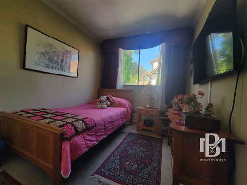 Casa En Venta De 5 Dorm. En Vitacura