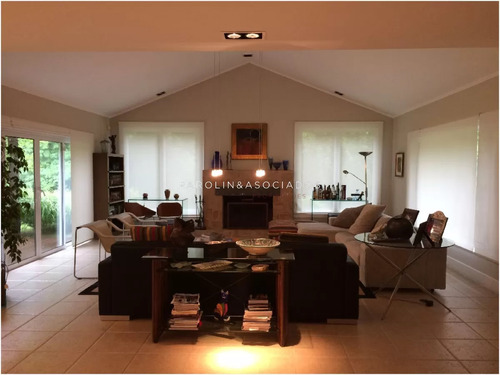 Casa En Venta Y Alquiler, Golf, Punta Del Este, 4 Dormitorios.