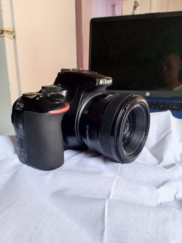  Nikon D5600 Dslr Color  Negro Objetivo 35 Mm