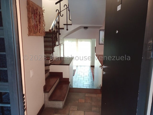 Claudia Sarmiento Vende Townhouse Duplex / La Boyera 23-29650