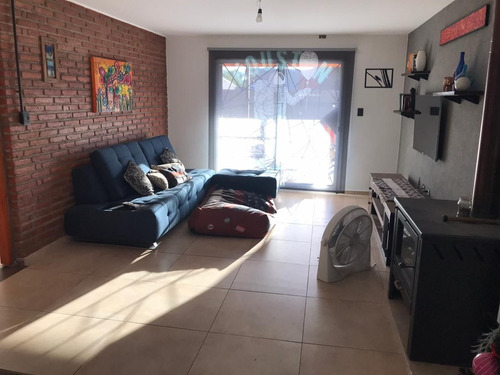 Imagen 7 de 15 de Magnifica Casa En Venta De 3 Dorm. C/ Doble Cochera En Santa María