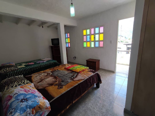 Vendo Espectacular Casa De 1.554 M2 De Terreno, 825 M2 De Construcción: 6h, 7b, 20 Pe, Ref. 800.000 - San Rafael De Tabay, Merida