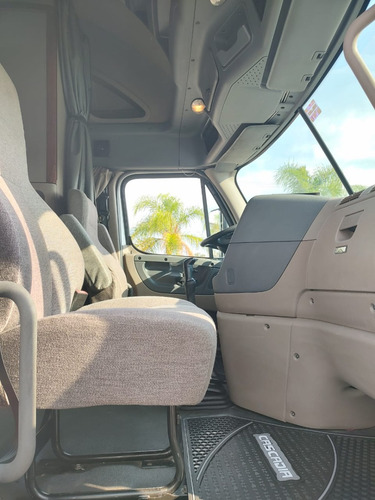 11 Freightliner Cascadia Blanco 2016,camiones,cummins