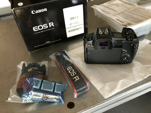 Imagen 2 de 2 de Canon Eos R Mirrorless Digital Camera (body Only)