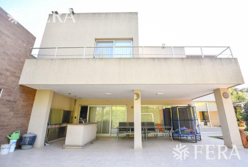 Imagen 19 de 24 de Venta De Casa De 4 Ambientes Con Galeria Con Parrilla Y Piscina En Fincas De Iraola Ii (28248)