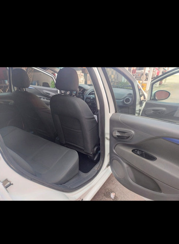Fiat Punto 1.4 Attractive Pack Top Uconnect